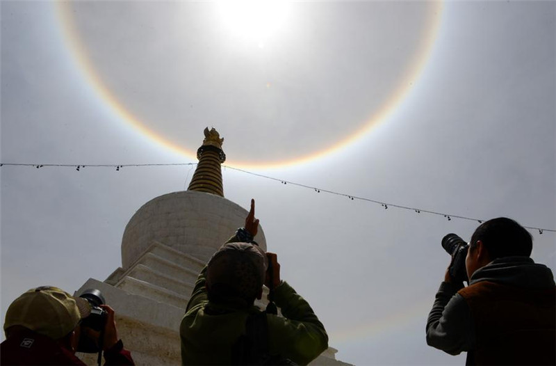 Arcoíris redondo en el cielo de Lhasa 5