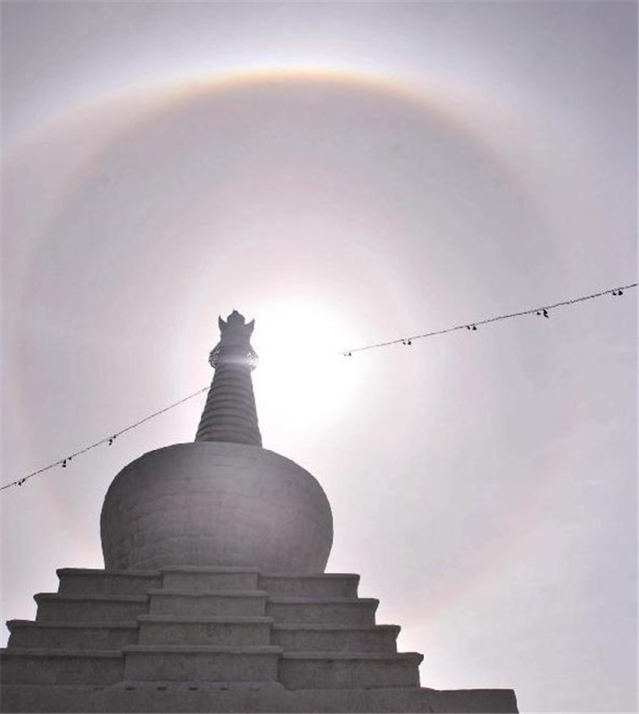 Arcoíris redondo en el cielo de Lhasa 4