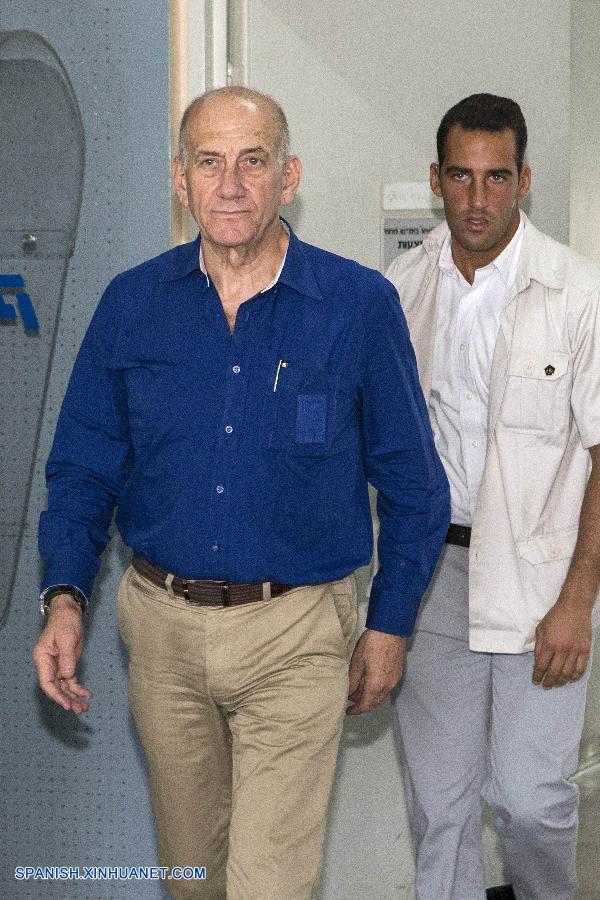 Expremier israelí Ehud Olmert condenado a seis años de cárcel por soborno