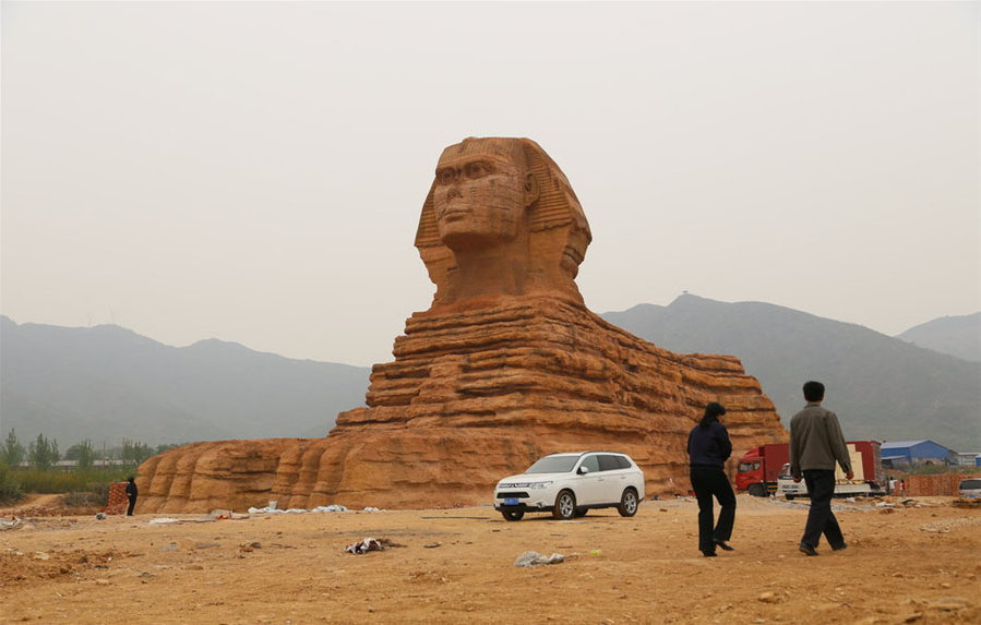 Construyen esfinge egipcia para rodar película en China
