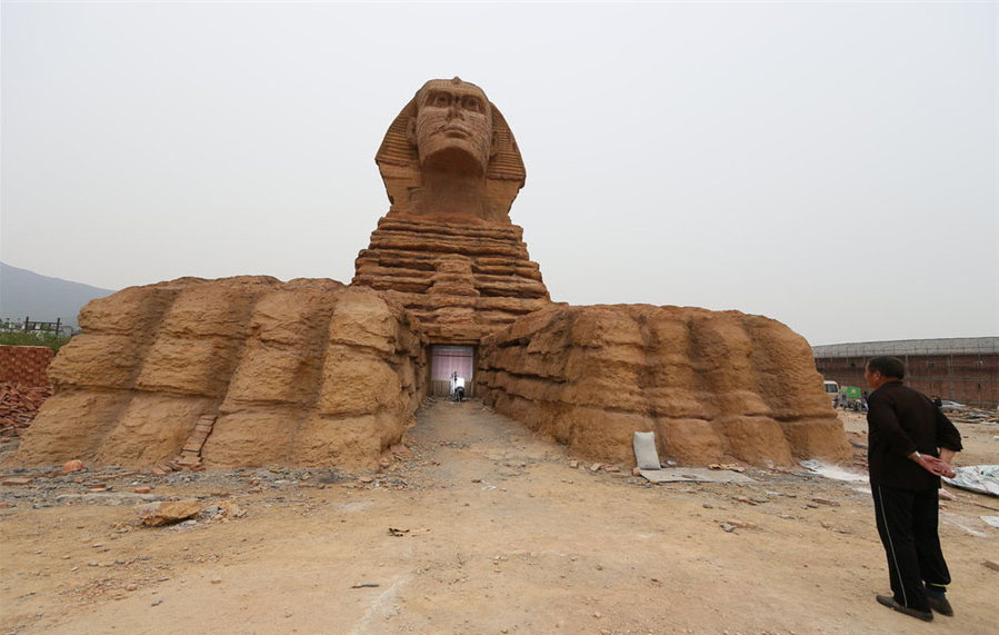 Construyen esfinge egipcia para rodar película en China