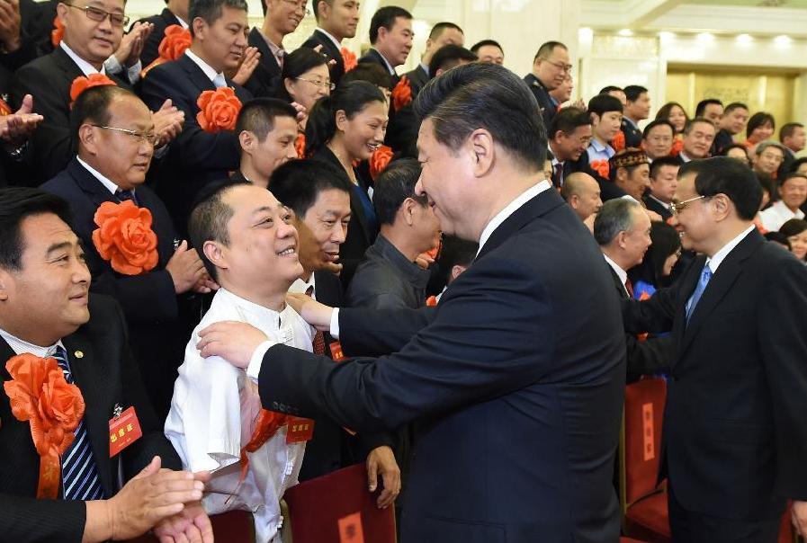 Presidente chino elogia a discapacitados modelo