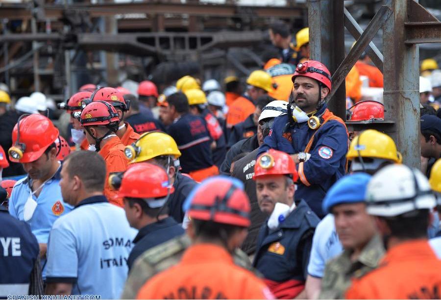 Sube a 292 número de muertos en desastre en mina de carbón turca (4)