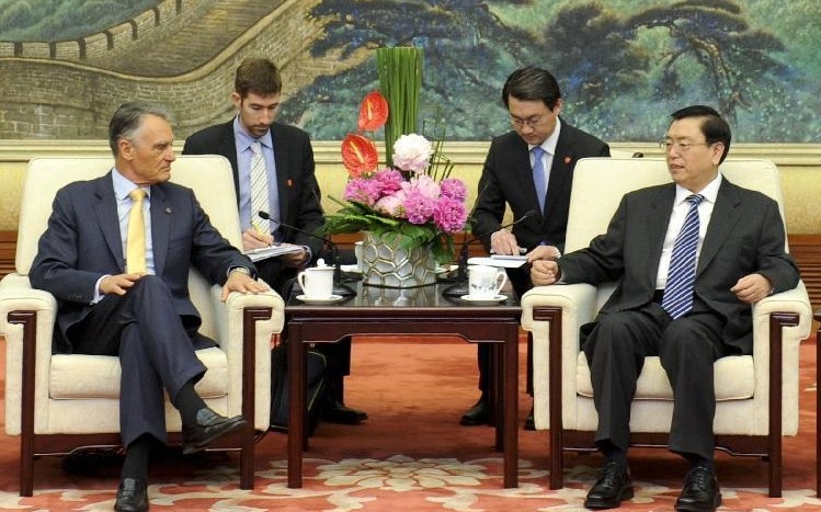 Máximo legislador chino se reúne con presidente de Portugal (2)