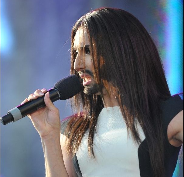 Conchita Wurst celebra su victoria en Eurovisión con un concierto (4)