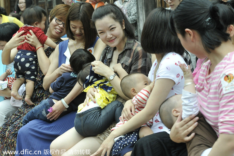 Las madres en Fuzhou fomentan la lactancia