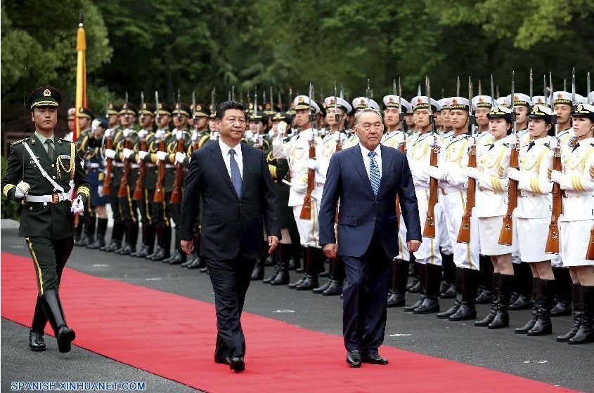 Presidentes chino y kazajo conversan sobre relaciones y seguridad regional