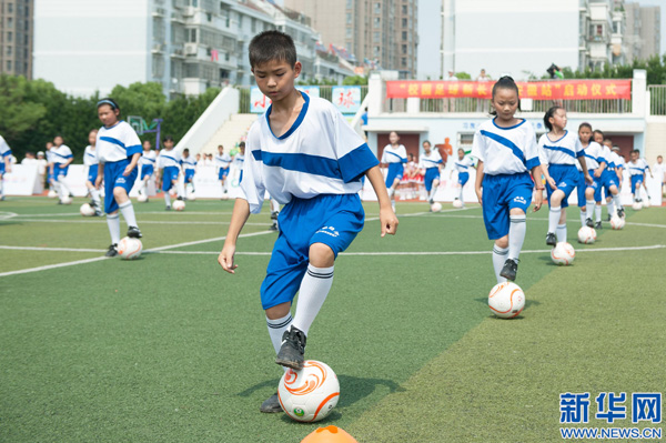 China contratará a 120 entrenadores de fútbol extranjeros para enseñar en las escuelas