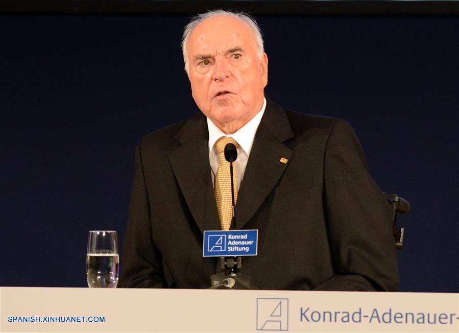 Fallece ex canciller alemán Helmut Kohl a los 87 años