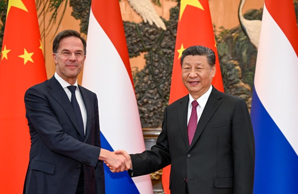 Xi se reúne con primer ministro de Países Bajos