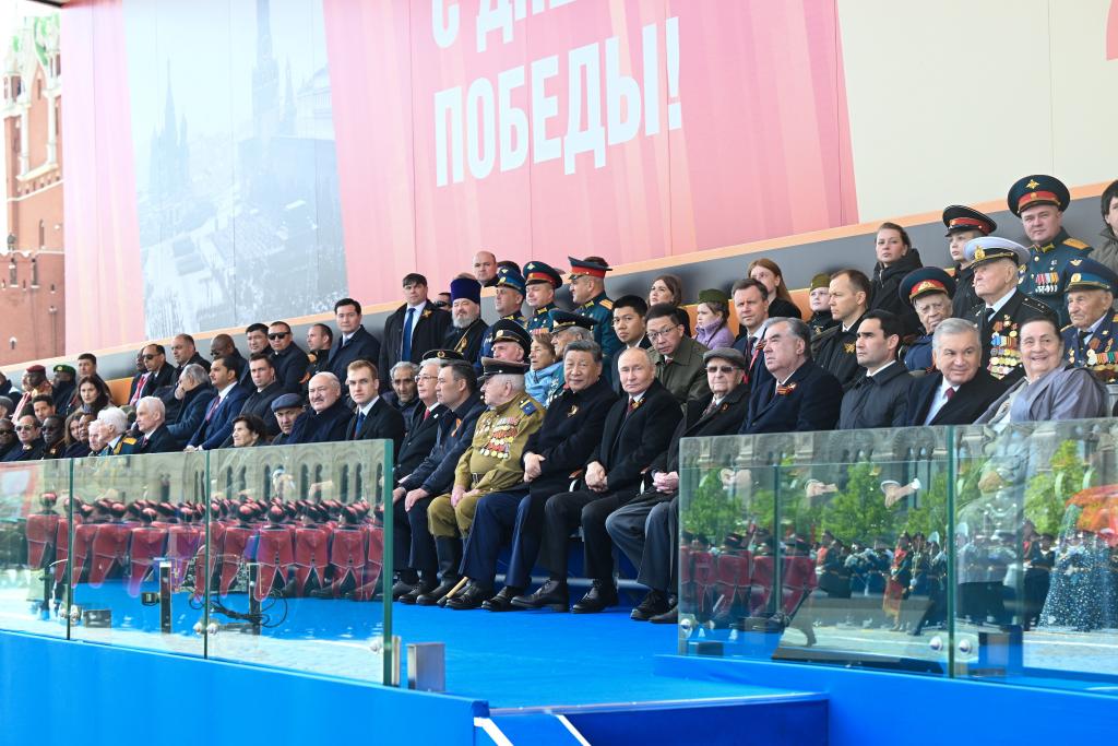 Xi asiste a las celebraciones rusas del Día de la Victoria