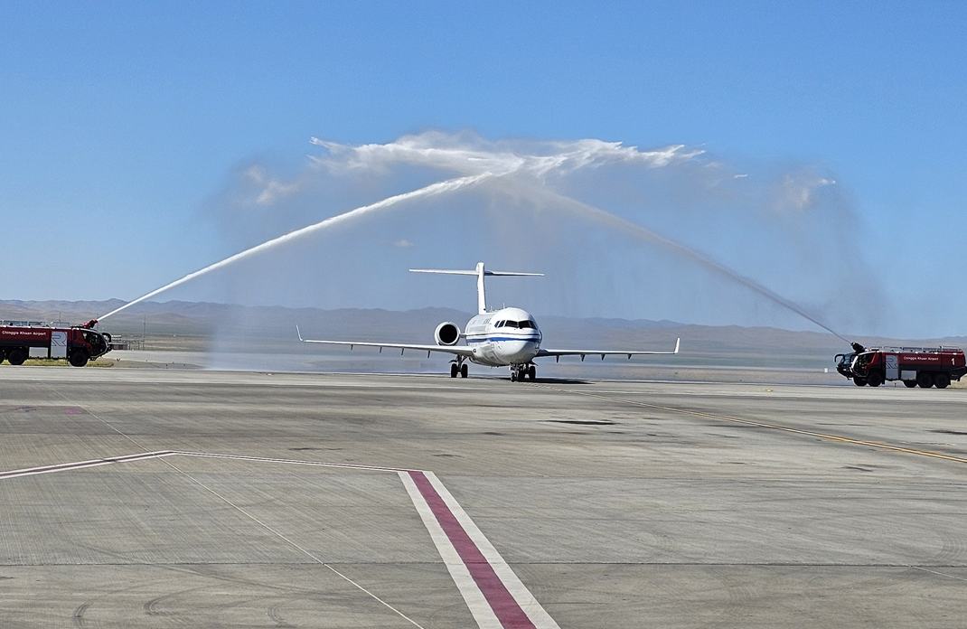 El C909 de Air China realiza su primer vuelo comercial internacional