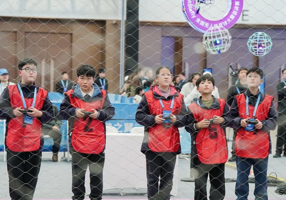 El fútbol con drones gana impulso en China