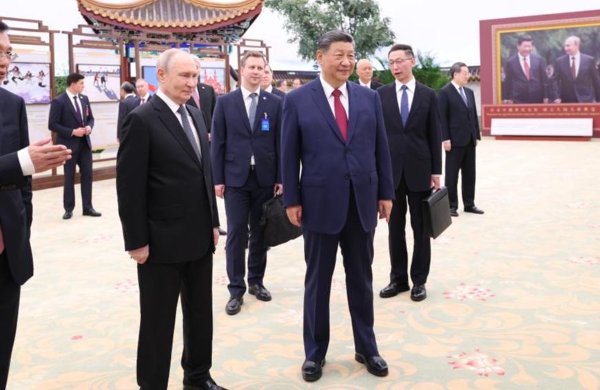 Xi y Putin visitan exposición fotográfica conmemorativa de la amistad entre China y Rusia