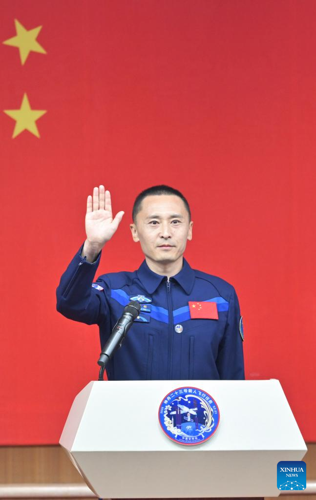 Astronautas de misión china Shenzhou-23 se reúnen con la prensa