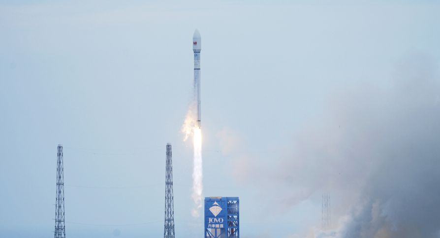 Cohete Gran Marcha-12 de China envía al espacio nuevo grupo de satélites de internet