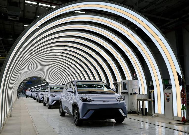 Automotrices chinas lideran auge de vehículos eléctricos en mercado brasileño