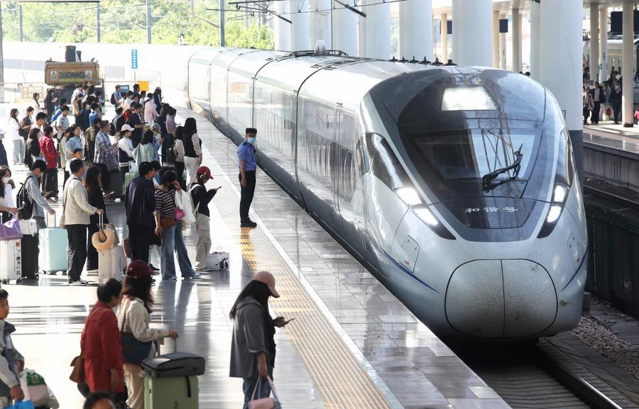 China registra aumento de 1,2% en desplazamientos interregionales de pasajeros en período enero-junio