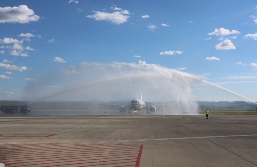 Avión C919, desarrollado por China, completa primer vuelo comercial internacional aterrizando en capital de Mongolia