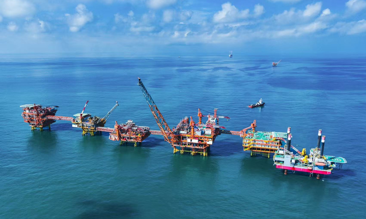 La primera fase del yacimiento de gas Bozhong 19-6, el primer campo gasífero de mil millones de metros cúbicos en el mar de Bohai, ha entrado en plena operación, anunció el 9 de agosto de 2026 la Sucursal de Tianjin de CNOOC. Foto: Diario del Pueblo.