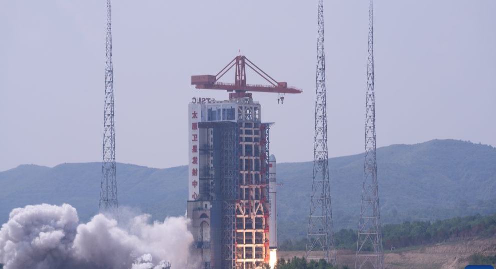 China lanza siete nuevos satélites