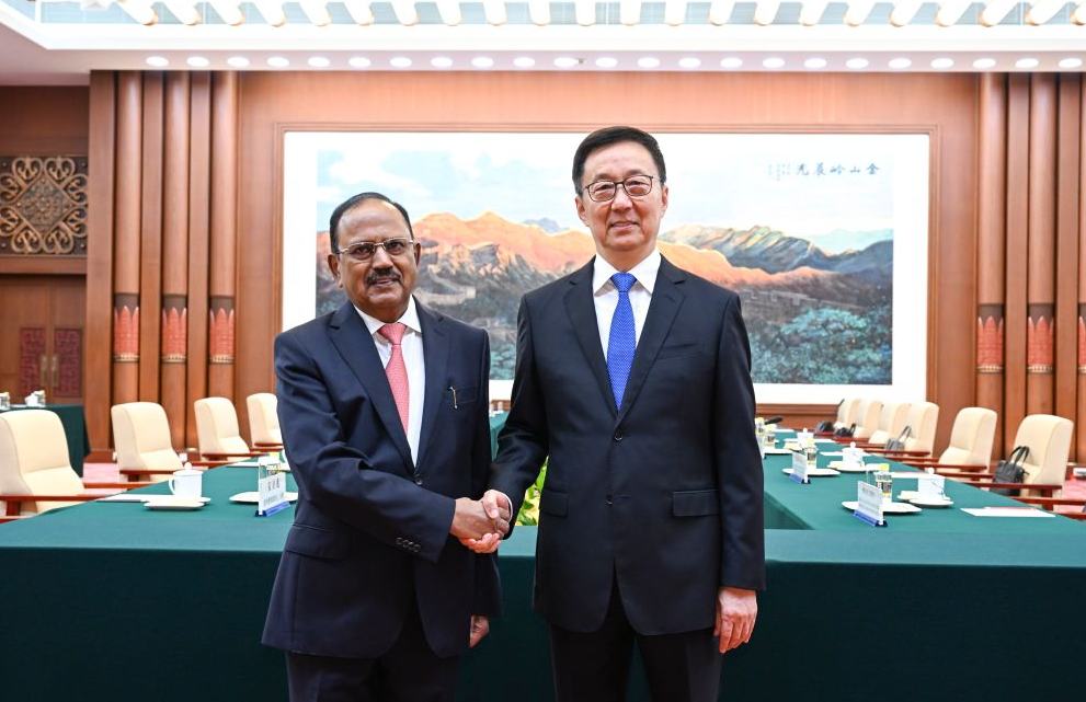 Vicepresidente chino se reúne con asesor de Seguridad Nacional de India