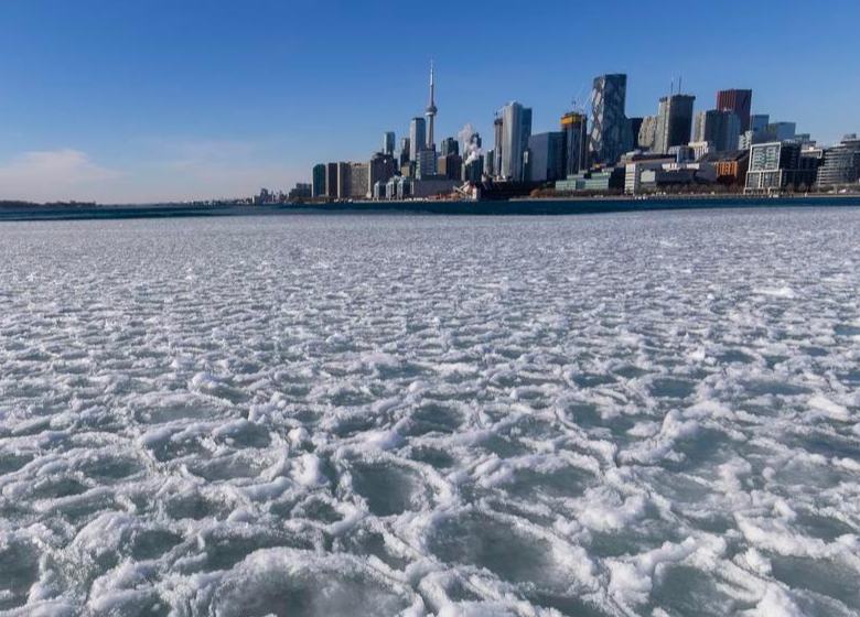 Trump firma orden para cambiar nombre de lago Ontario por el de lago América