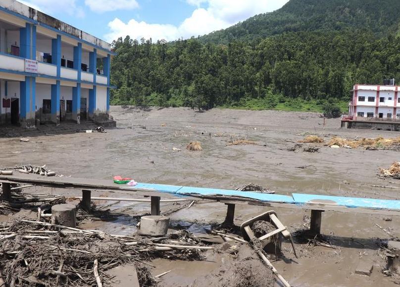 Avalancha de lodo en Nepal deja 675 muertos y 2.498 desaparecidos, afirma autoridad de gestión de desastres