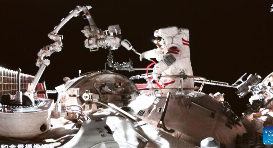 Astronautas de Shenzhou-23 completan primera serie de actividades extravehiculares