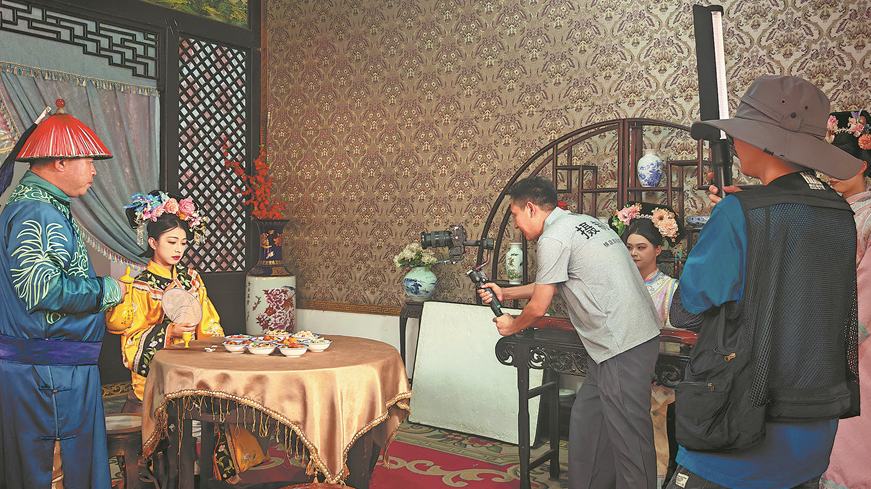 En Hengdian, los turistas pagan por protagonizar sus propios minidramas