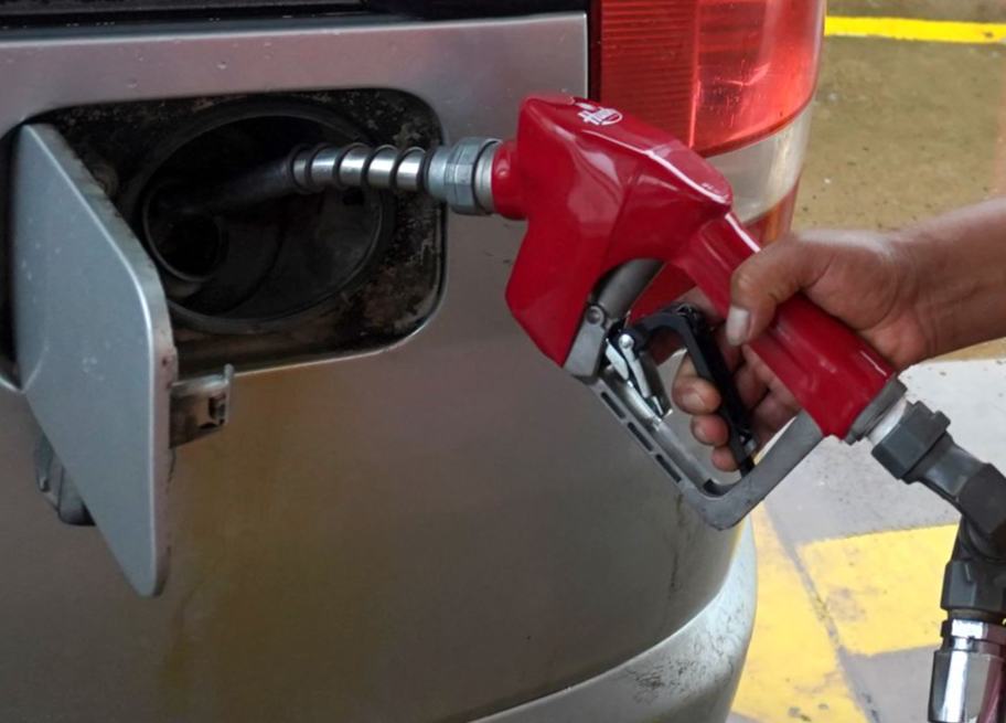 Gobierno boliviano toma control de cadena logística de combustibles para frenar desvíos