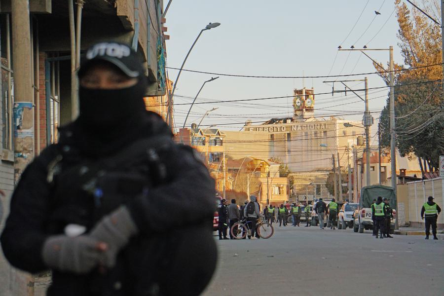 Aumentan a seis los muertos por explosiones en cuartel militar de Bolivia