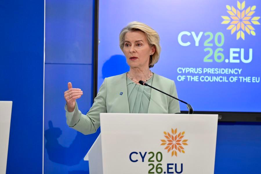 Von der Leyen anuncia paquete de inversión de 200 millones de euros durante visita a Groenlandia