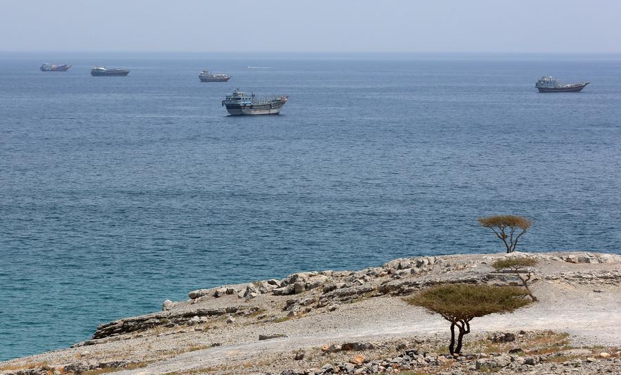 Imagen del 20 de junio de 2026 del estrecho de Ormuz, cerca de Khasab, un pequeño poblado en el norte de Omán. (Xinhua/Wen Xinnian)