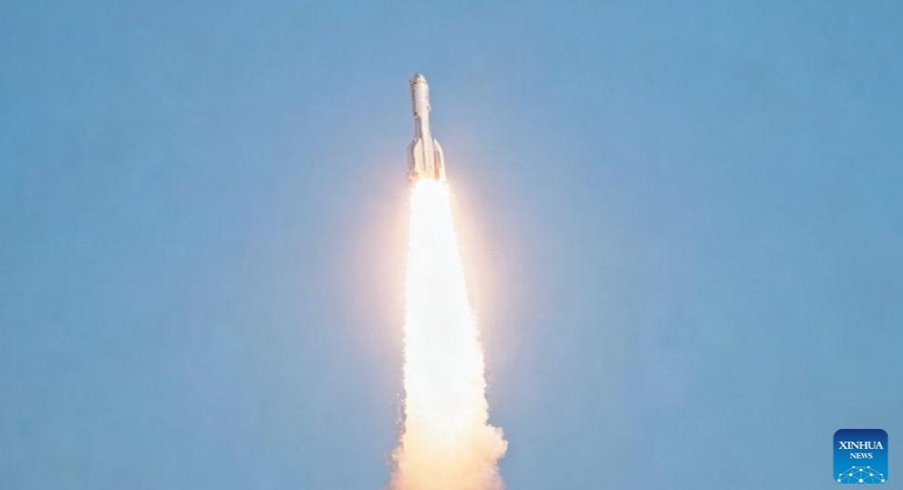 China lanza cohete Gravity-1 desde el mar con nueve satélites a bordo