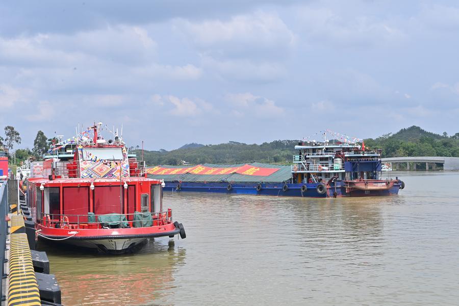 Vice primer ministro chino destaca importancia de apertura en regiones occidentales tras entrada en servicio de canal Pinglu
