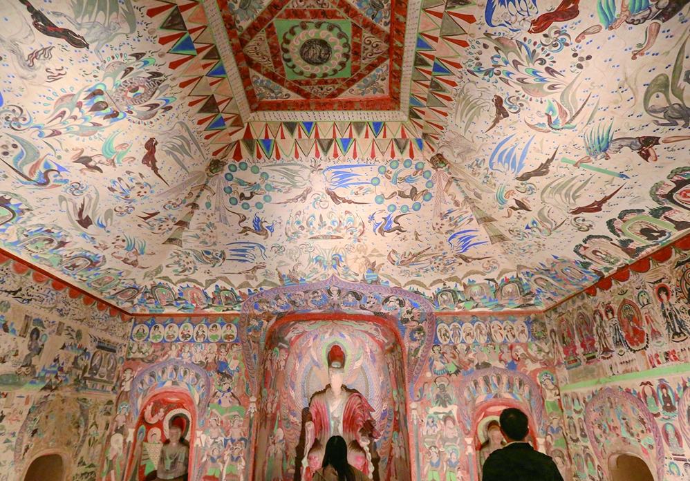 Un restaurador de Dunhuang lleva cuatro décadas preservando murales con el esmero de un médico y las manos de un artesano