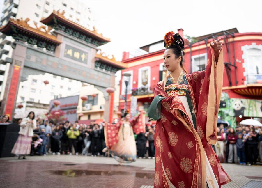 Libros chinos acercan literatura y cultura de China a lectores dominicanos