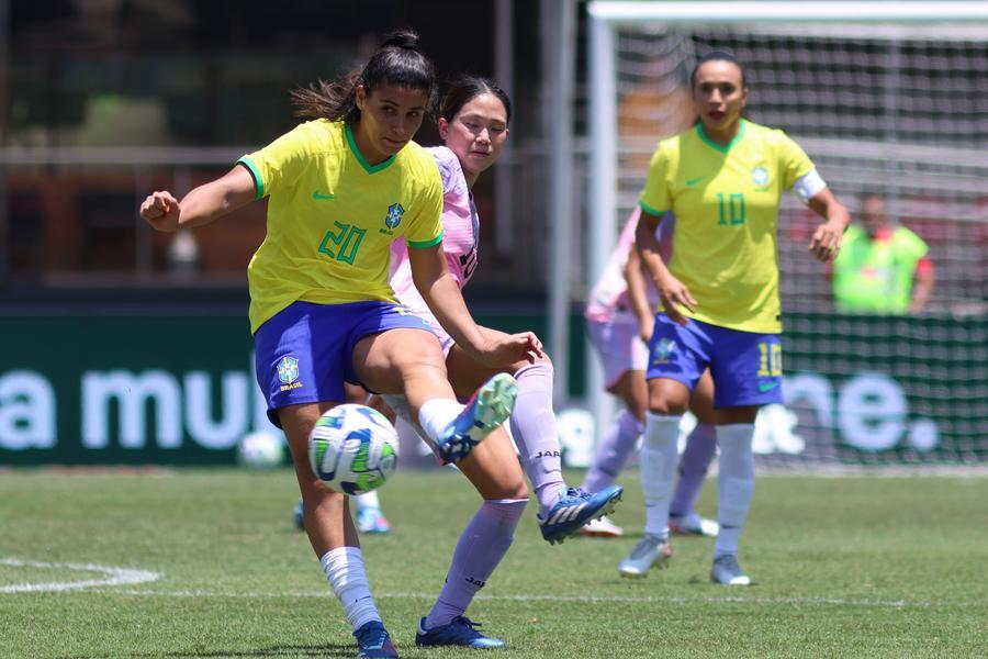 Lula sanciona ley que fomenta desarrollo de fútbol femenino en Brasil