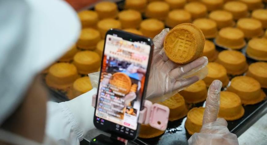 Desde la alta cocina hasta los pasteles de la luna, los alimentos prémium de China llegan a mercados más amplios