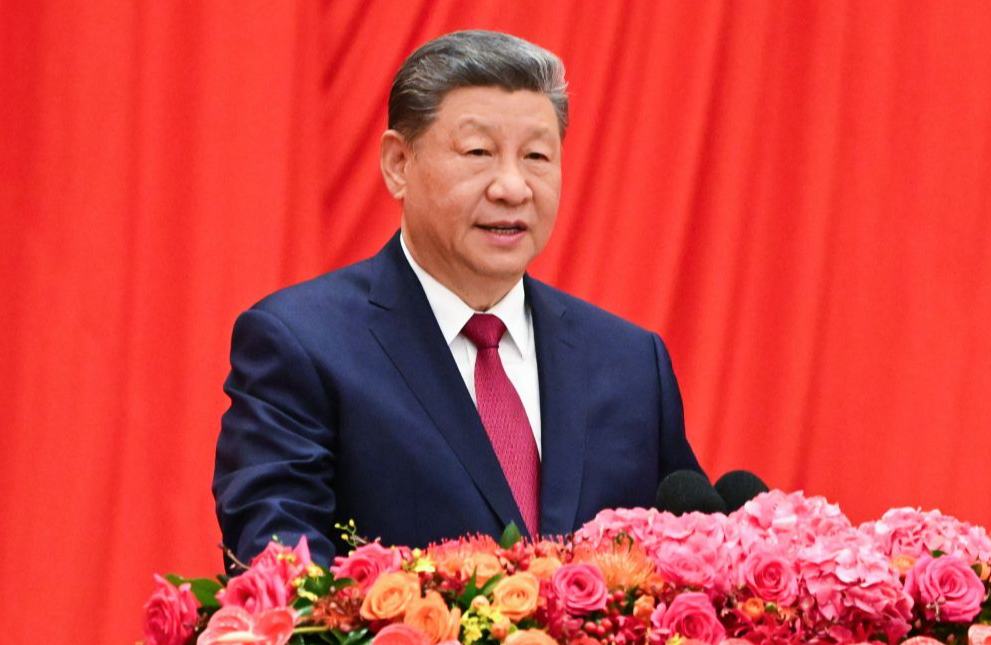 Xi pide firme confianza y pasos sólidos hacia la revitalización nacional de China