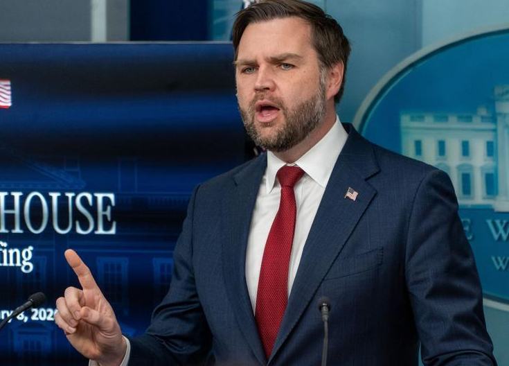 Nueve universidades ameritan una investigación por presunto fraude con visa J-1, dice vicepresidente de EEUU