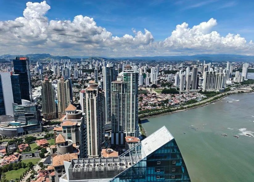 Ocurre fuerte sismo en Panamá y se emiten alertas de tsunami