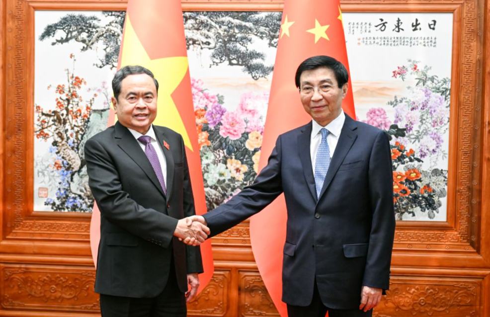 Máximo asesor político de China se reúne con presidente de la Asamblea Nacional de Vietnam