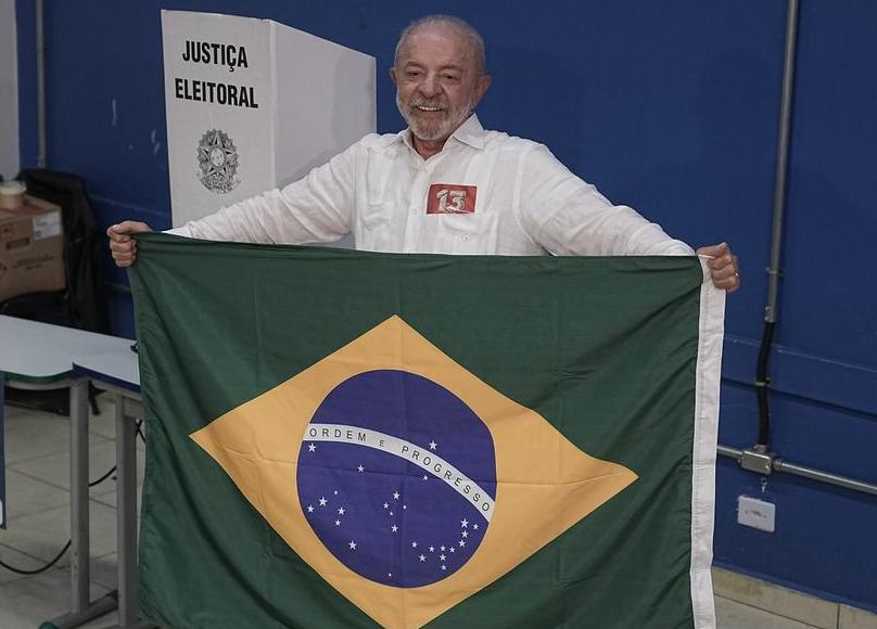 Lula da Silva es reelecto presidente de Brasil en segunda vuelta, según fuente oficial