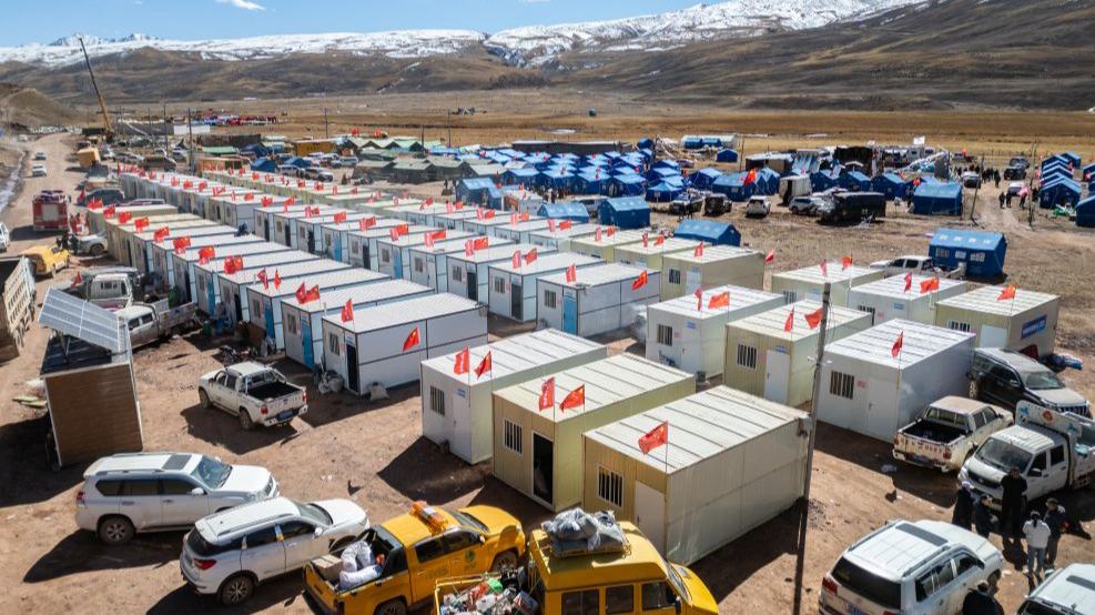 Viviendas prefabricadas en zona afectada por terremoto en Xizang