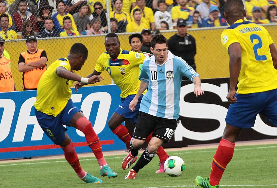 Fútbol: Ecuador empata 1-1 con Argentina en primer tiempo